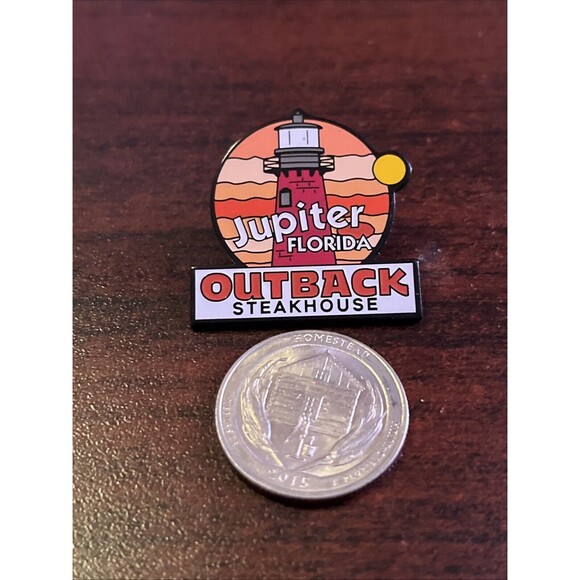 Outback Steakhouse Jupiter Florida Lighthouse Sunset Lapel Hat Pin‎ - Picture 2 of 3